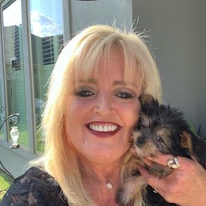 Meet your Posher, Debra